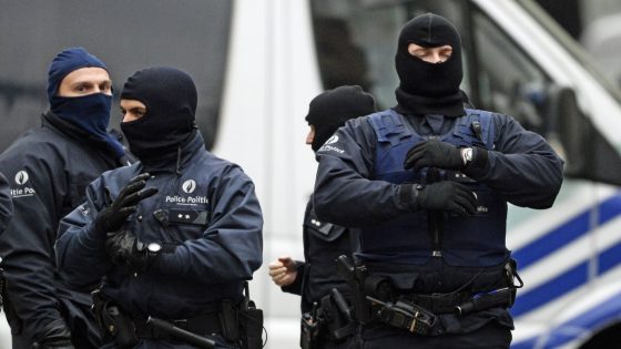 اعتقال 13 شخص ضمن جماعة يتزعهما مغربي يشتبه بأنها إرهابية