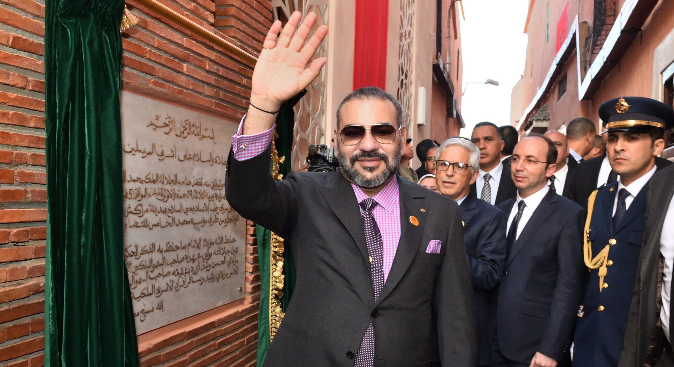 الملك الدعم