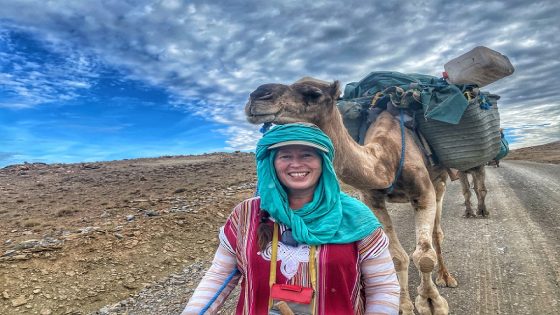 المغامرة الأسكتلندية أليس موريسون توثق رحلاتها بالمغرب “سيرا مع الرحل”