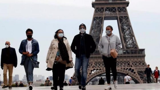 فرنسا: إلغاء جواز التلقيح وارتداء الكمامات بالأماكن المغلقة باستثناء وسائل النقل