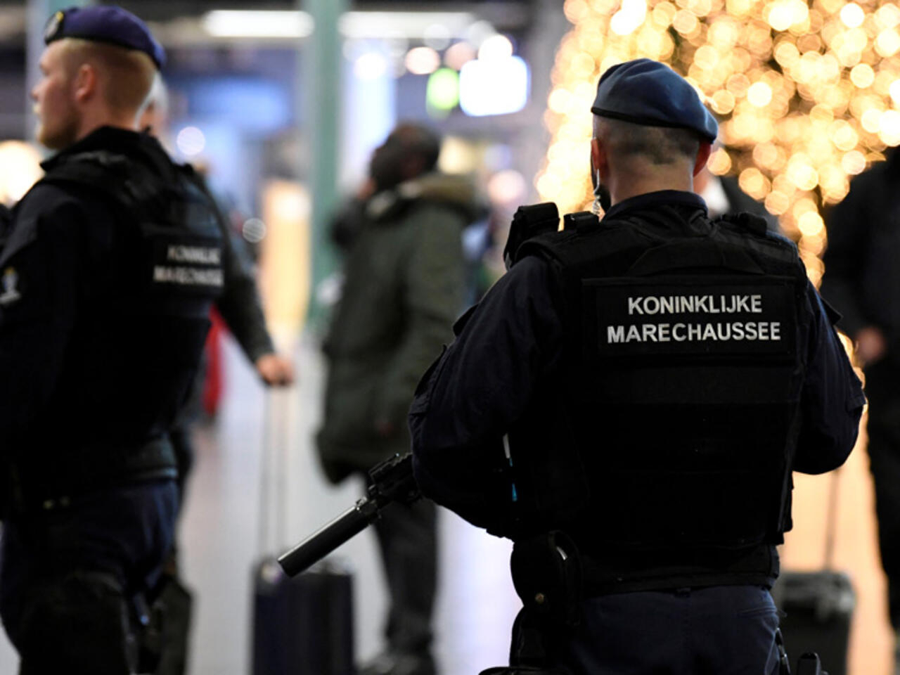 شرطي هولندا