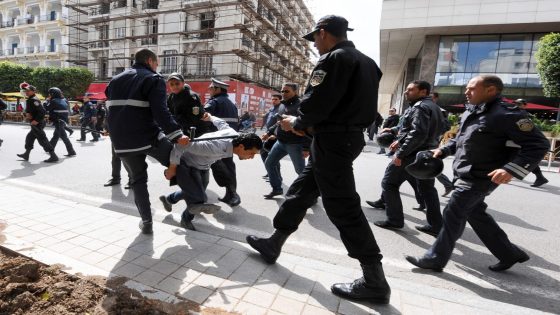 منظمة العفو الدولية تتهم السلطات التونسية بشن “حملة قمع تصعيدية” ضد المعارضين