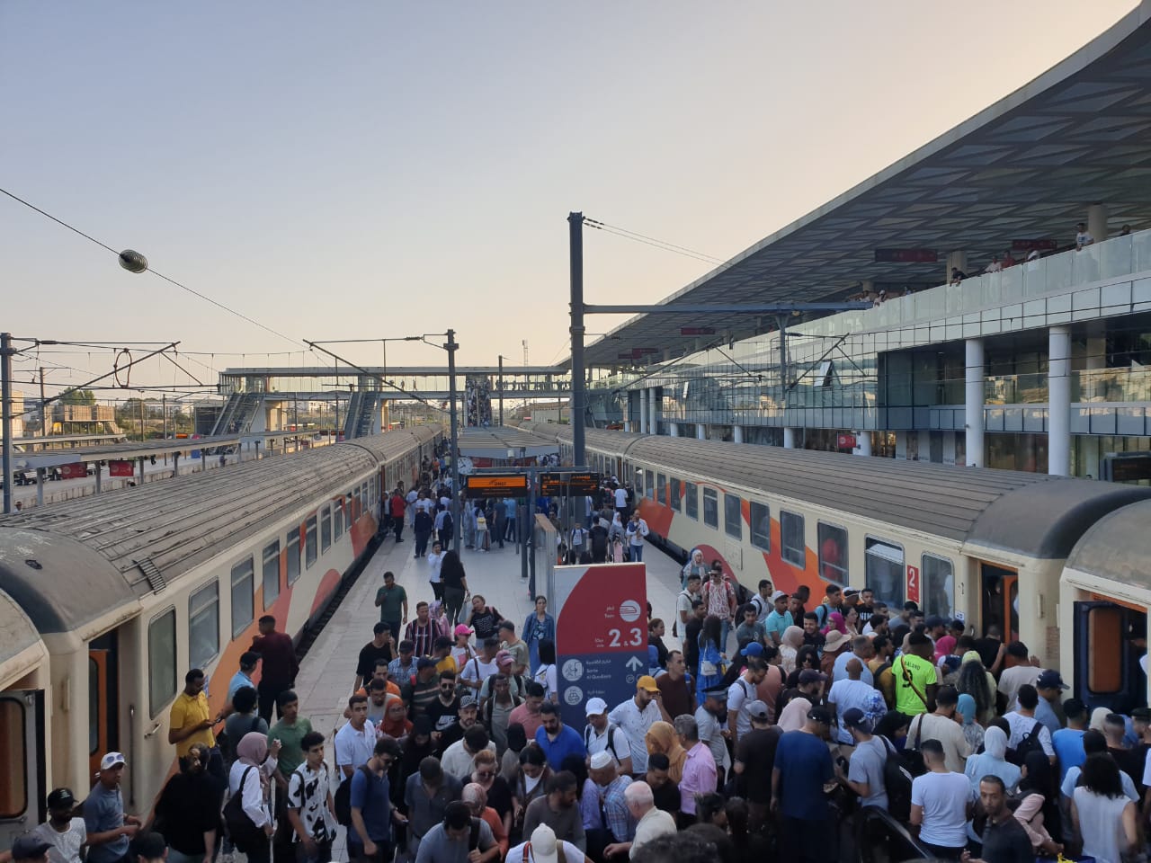 قطارات الخليع