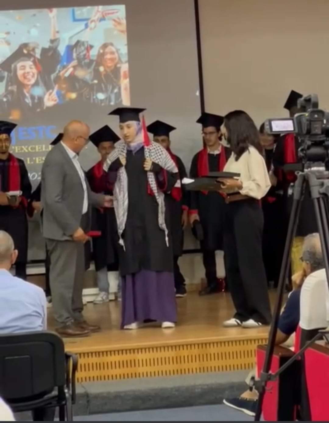 الكوفية نقابة العدالة والتنمية