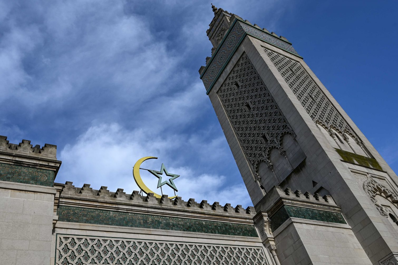 فرنسا