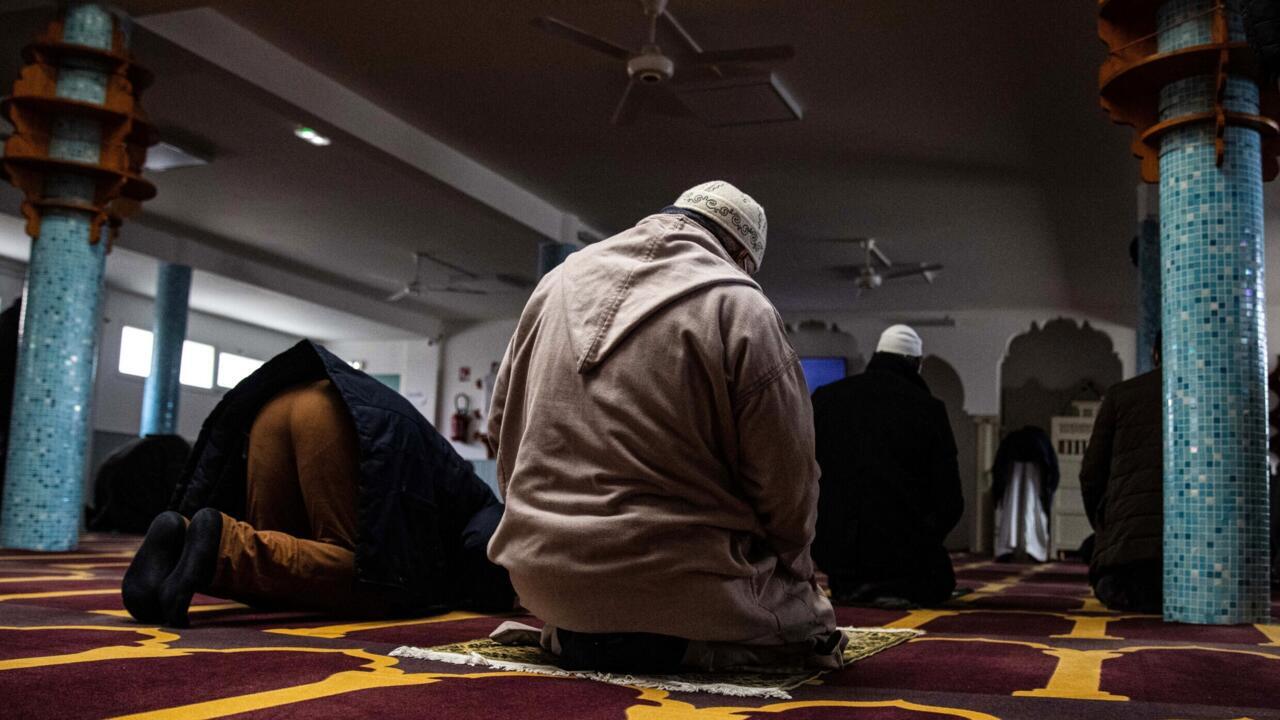 المسلمين قاعة الصلاة المساجد