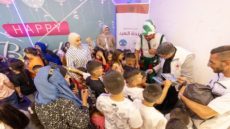 “بيت مال القدس” تدخل الفرحة على 350 عائلة في العيد