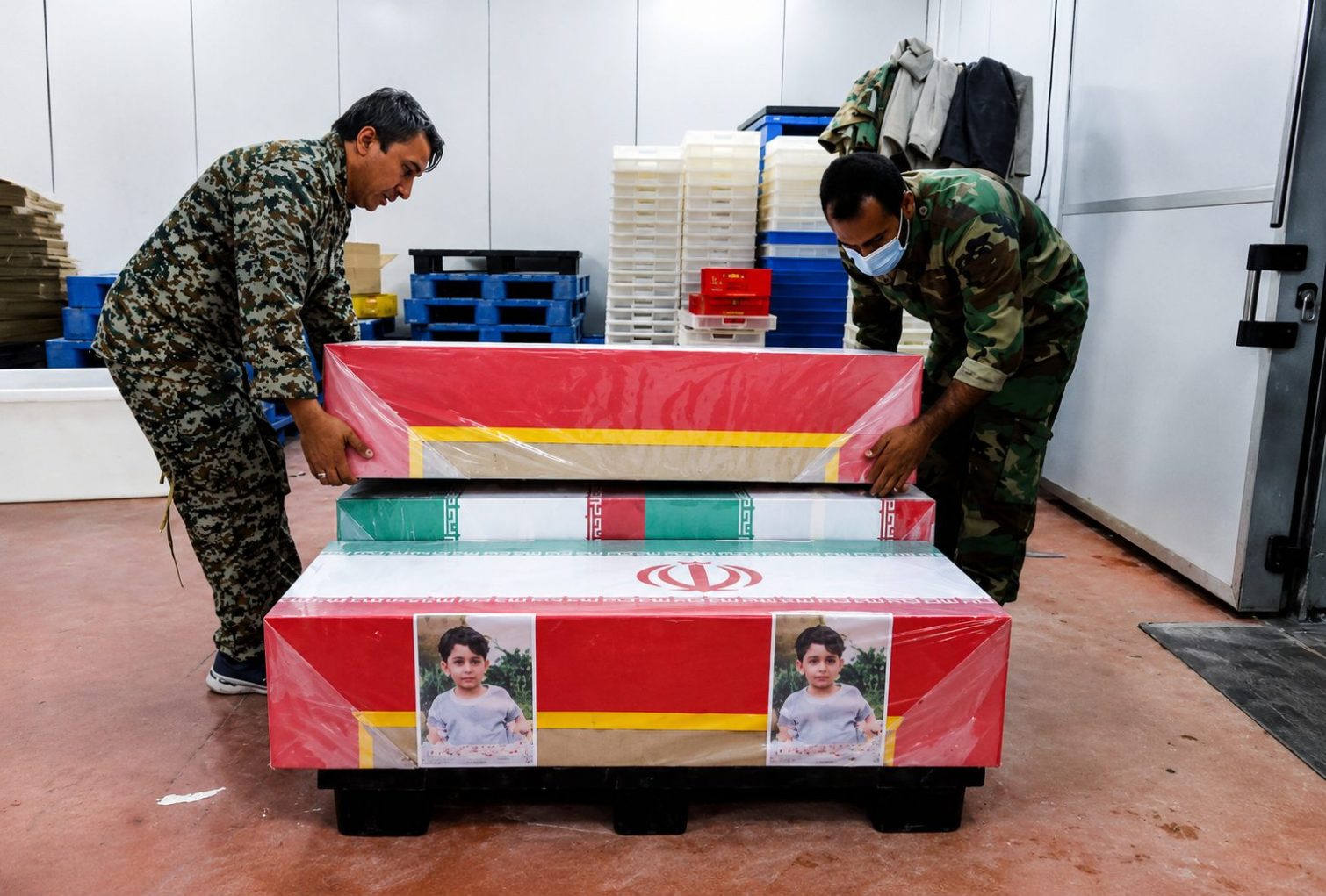 إيران