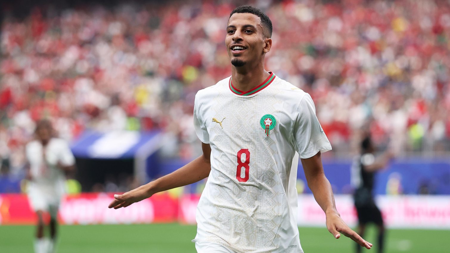 أسود