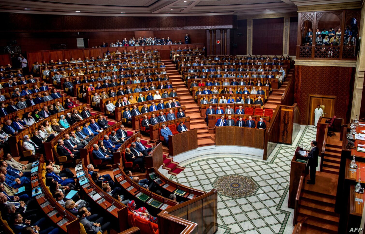 18 نائباً يعودون إلى البرلمان رغم ارتباط أسمائهم بملفات قضائية