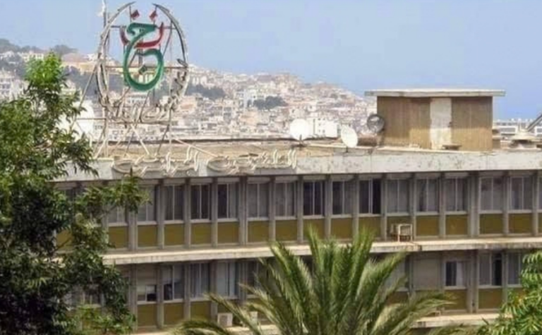 الجزائر تعلن توقيف 61 مغربياً